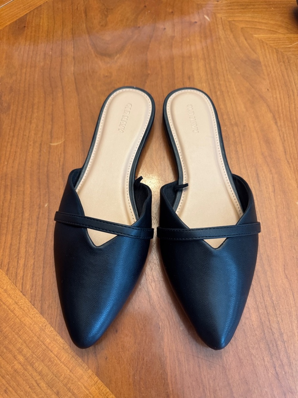 Old Navy Black Pointed-Toe Slip-On Mules